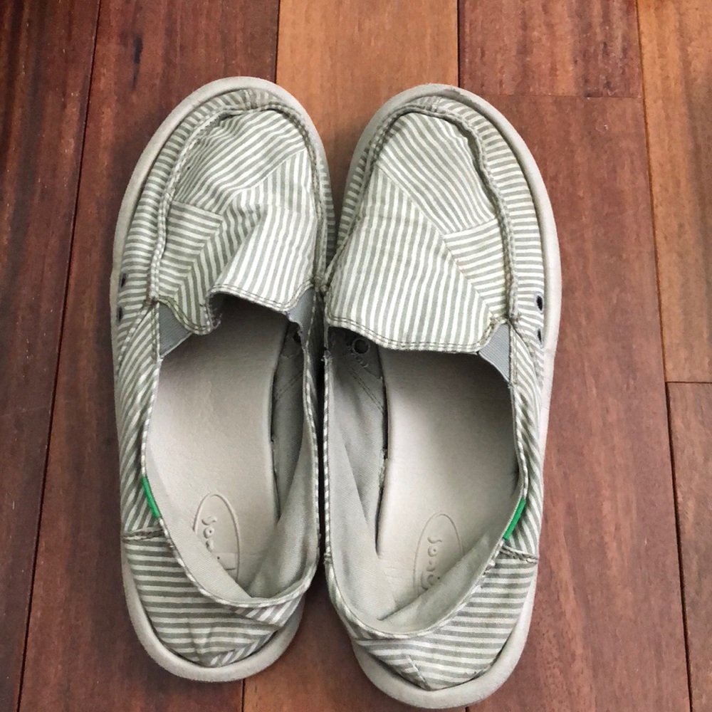 Sanuk shoe